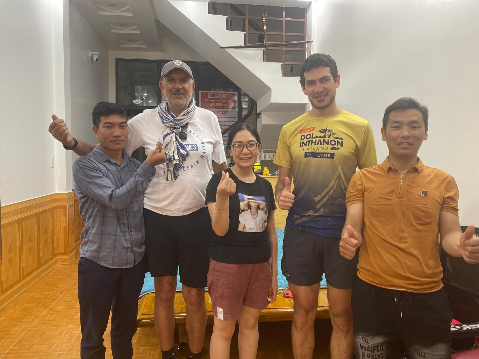 Hang Thuong Hostel - Motorbikes And Tour ハザン エクステリア 写真